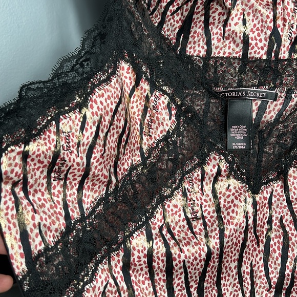 Victoria’s Secret Sleep Set Camo Top and Bottom size XL- like new - Picture 12 of 12